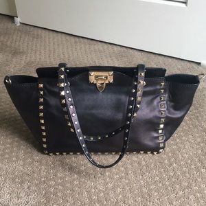 Beautiful black Valentino rockstud shoulder bag